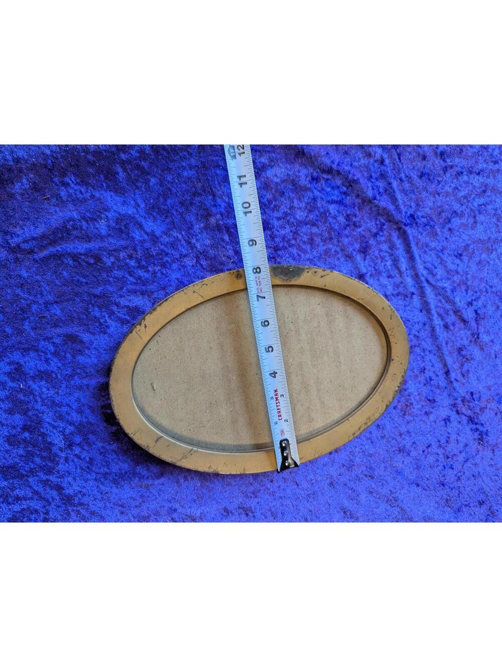 Vintage Oval Frame with Backing - Picture 2 of 8